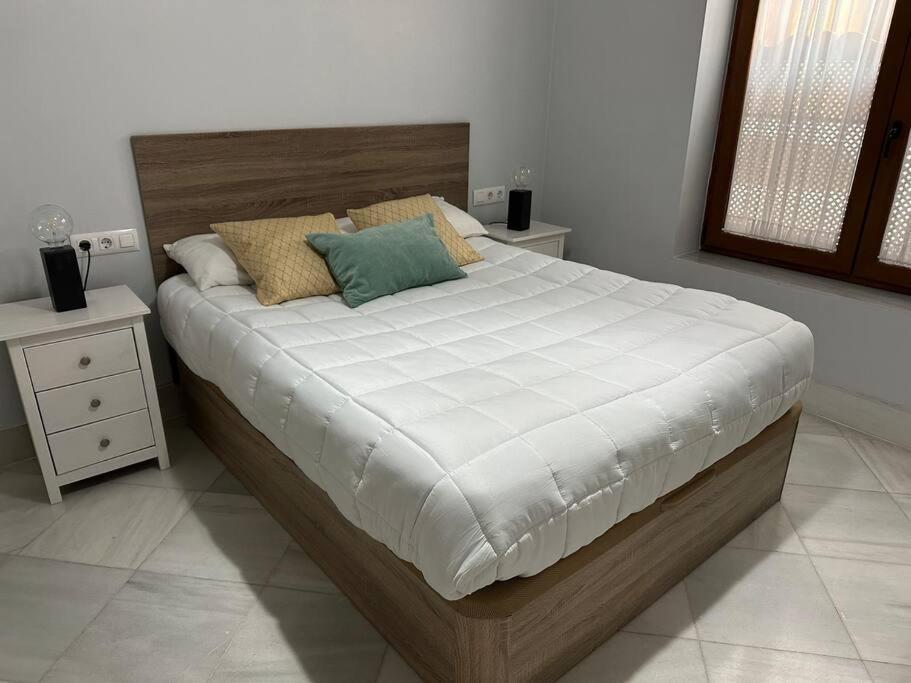 סביליה Riverwalk Suites - Puente Triana מראה חיצוני תמונה
