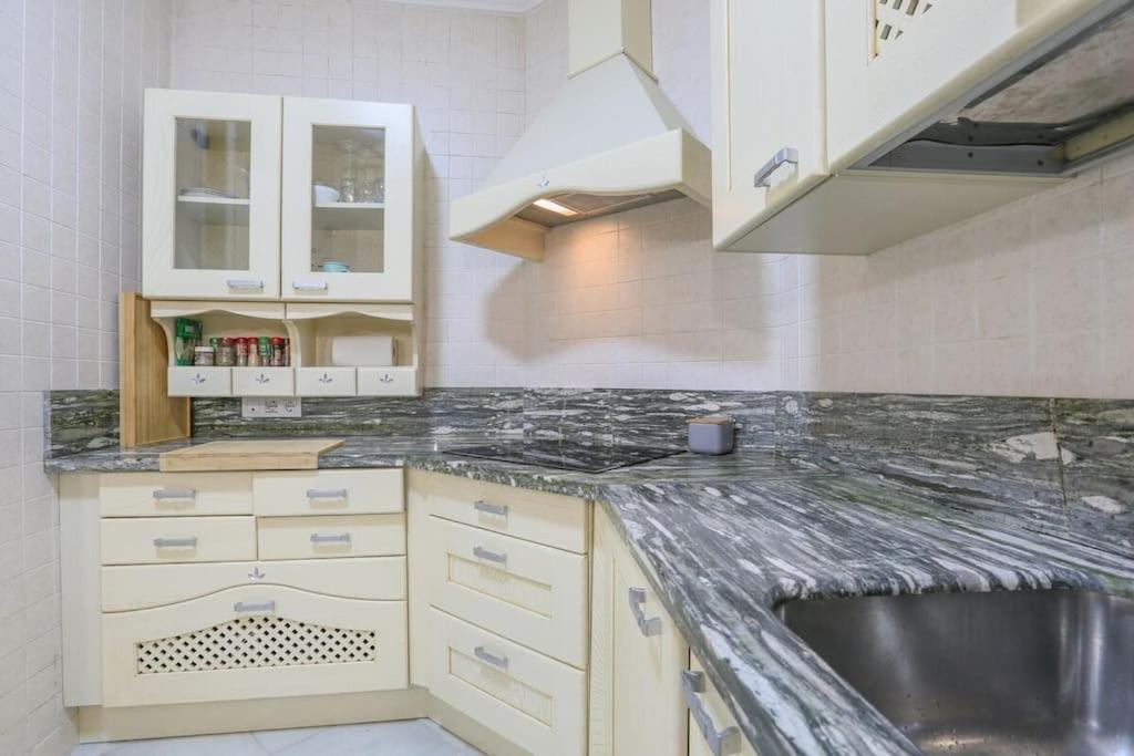 סביליה Riverwalk Suites - Puente Triana מראה חיצוני תמונה