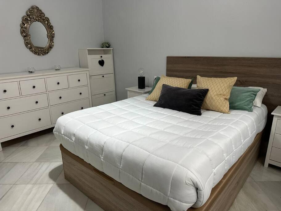 סביליה Riverwalk Suites - Puente Triana מראה חיצוני תמונה