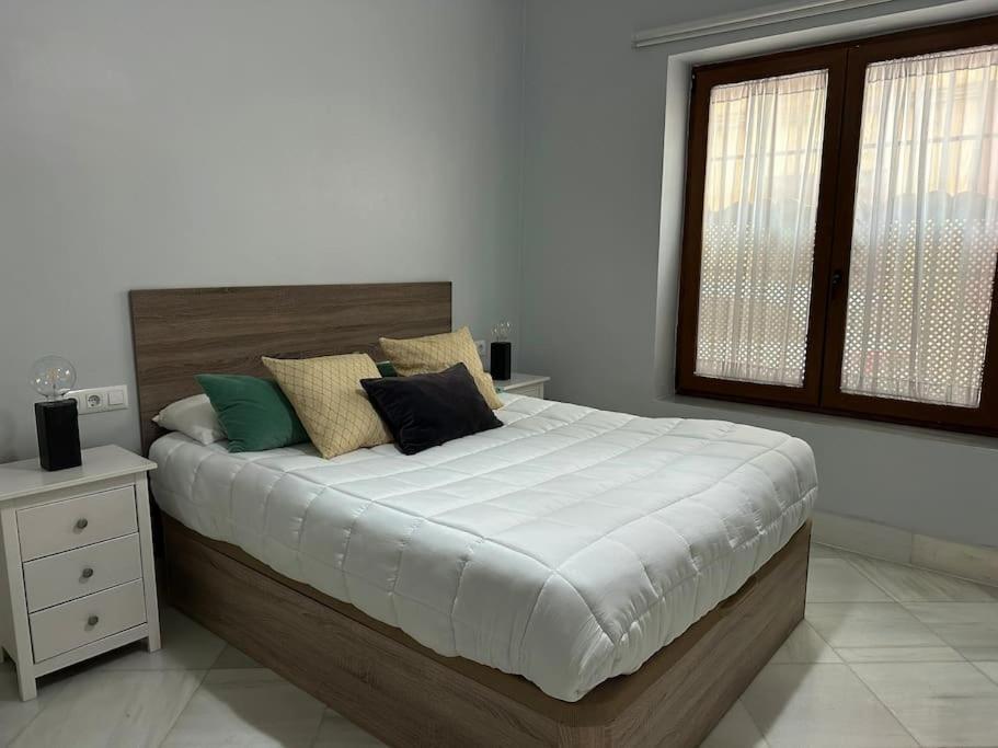 סביליה Riverwalk Suites - Puente Triana מראה חיצוני תמונה