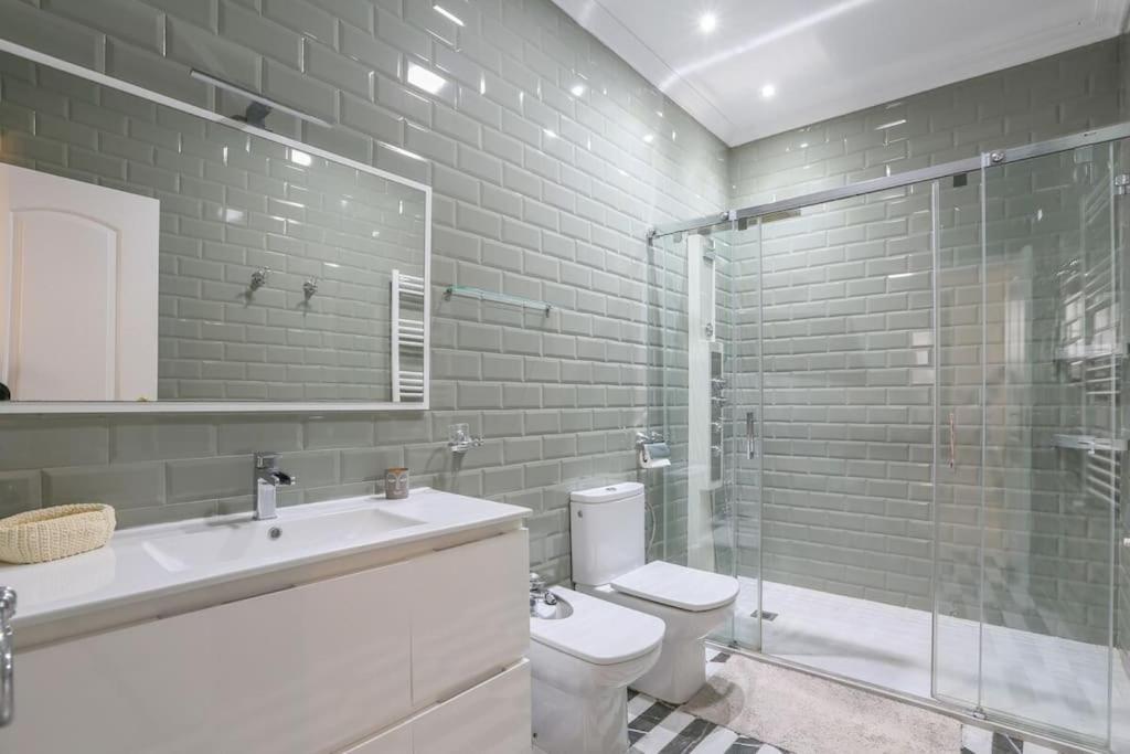 סביליה Riverwalk Suites - Puente Triana מראה חיצוני תמונה